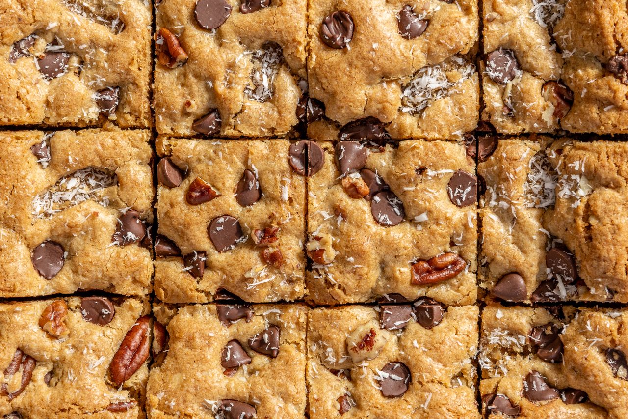 cowboy blondies (overhead shot of sliced cowboy blondies laying flat)
