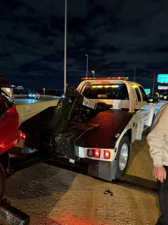 Fake tow truck driver pulls up to Tampa crash site, steals SUV: FHP