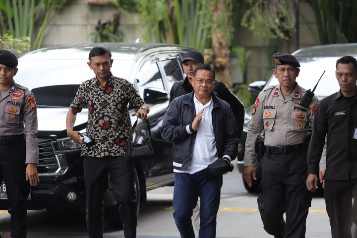 Bupati Pati Sudewo tiba di Gedung Merah Putih KPK, Jakarta, Selasa (20/1/2026). Foto: Jamal Ramadhan/kumparan