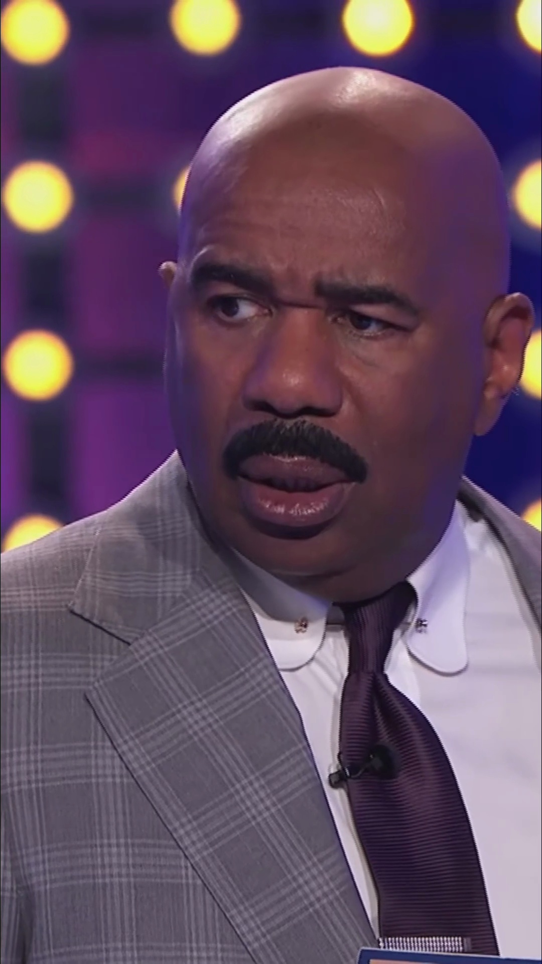 does steve harvey own family feud - Ilustrasi 2