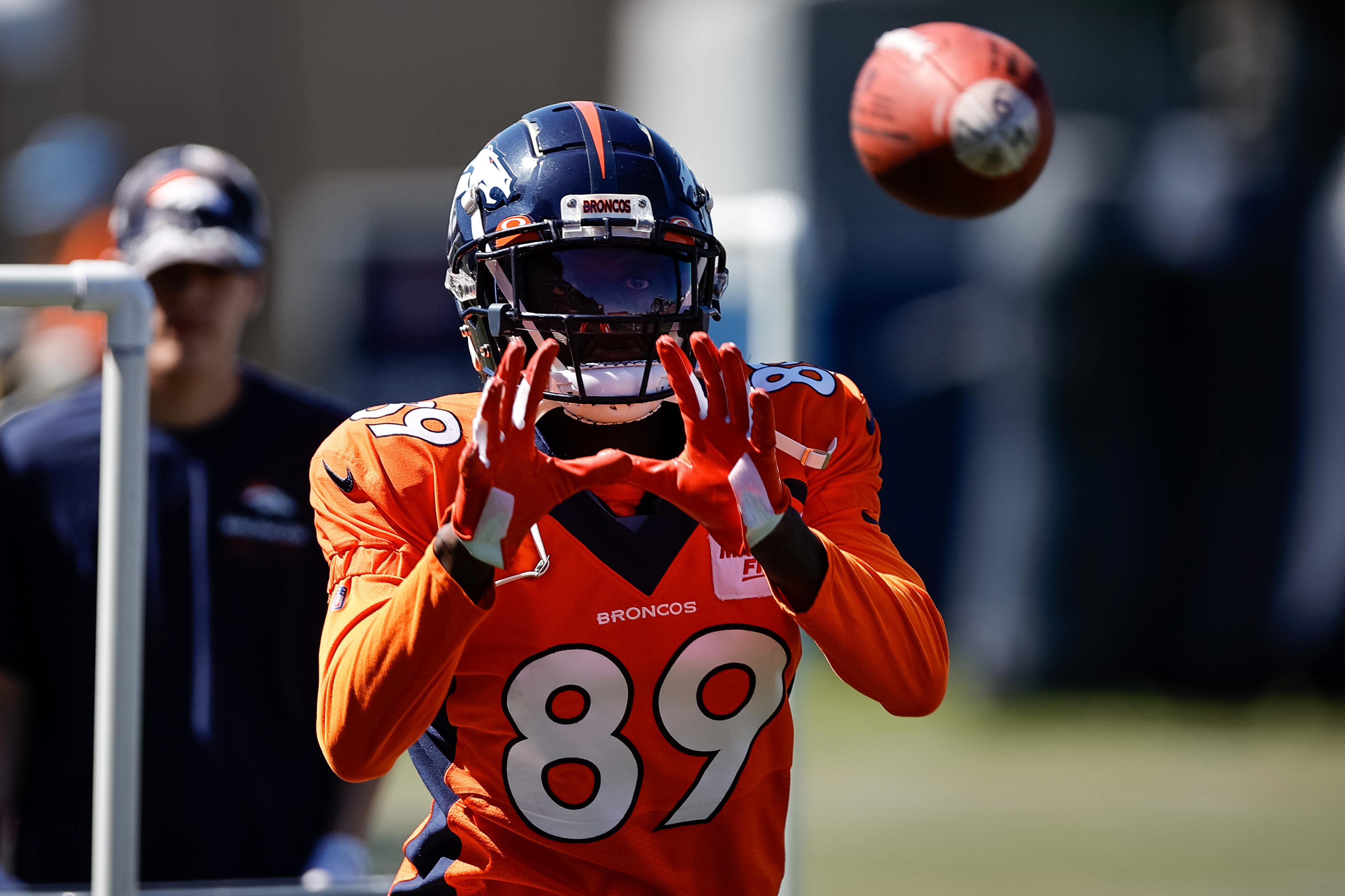 Broncos bring back familiar face after multiple wide receiver injuries<br><br>