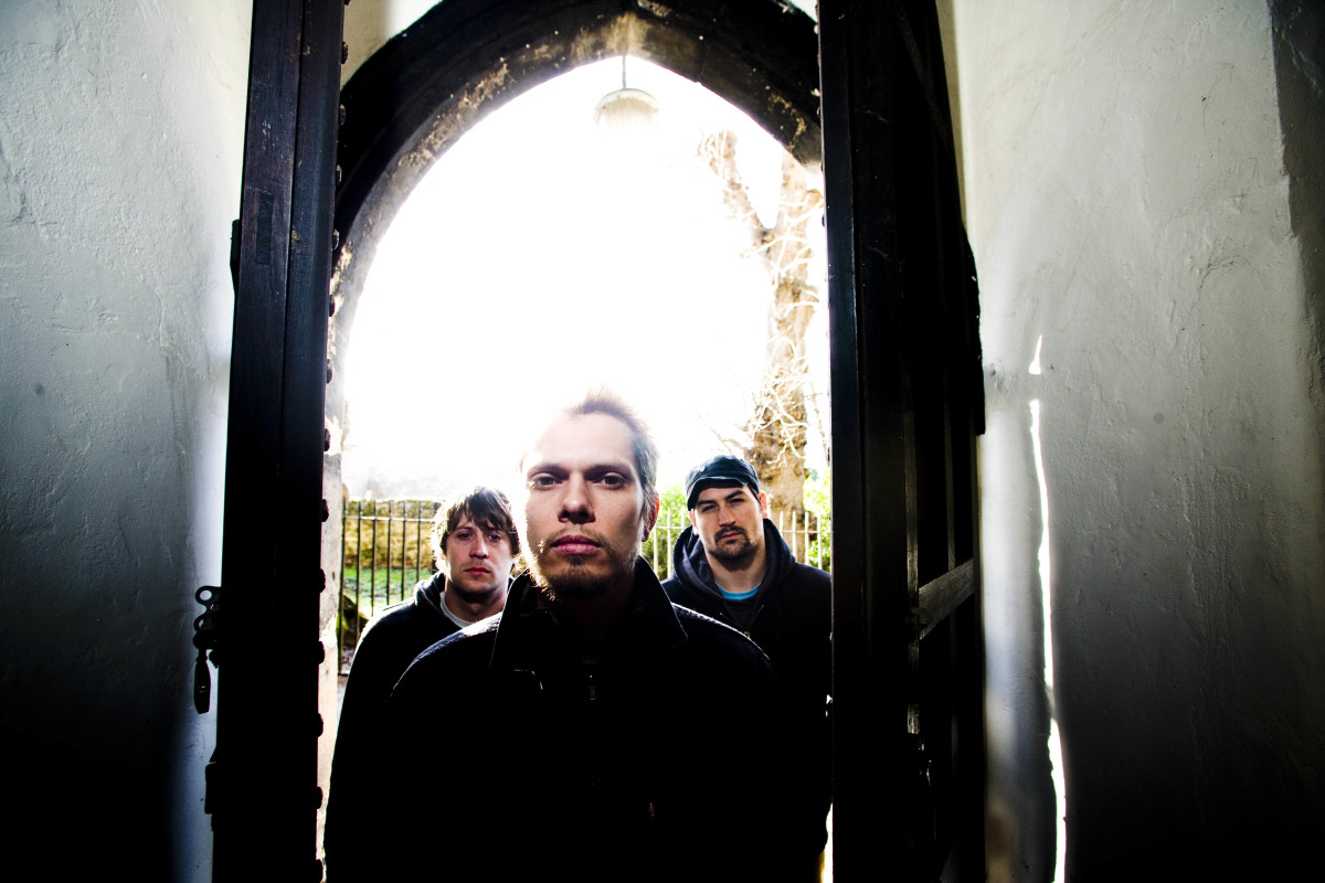 Iconic 2000s metalcore band announces world tour for first album in 17 ...