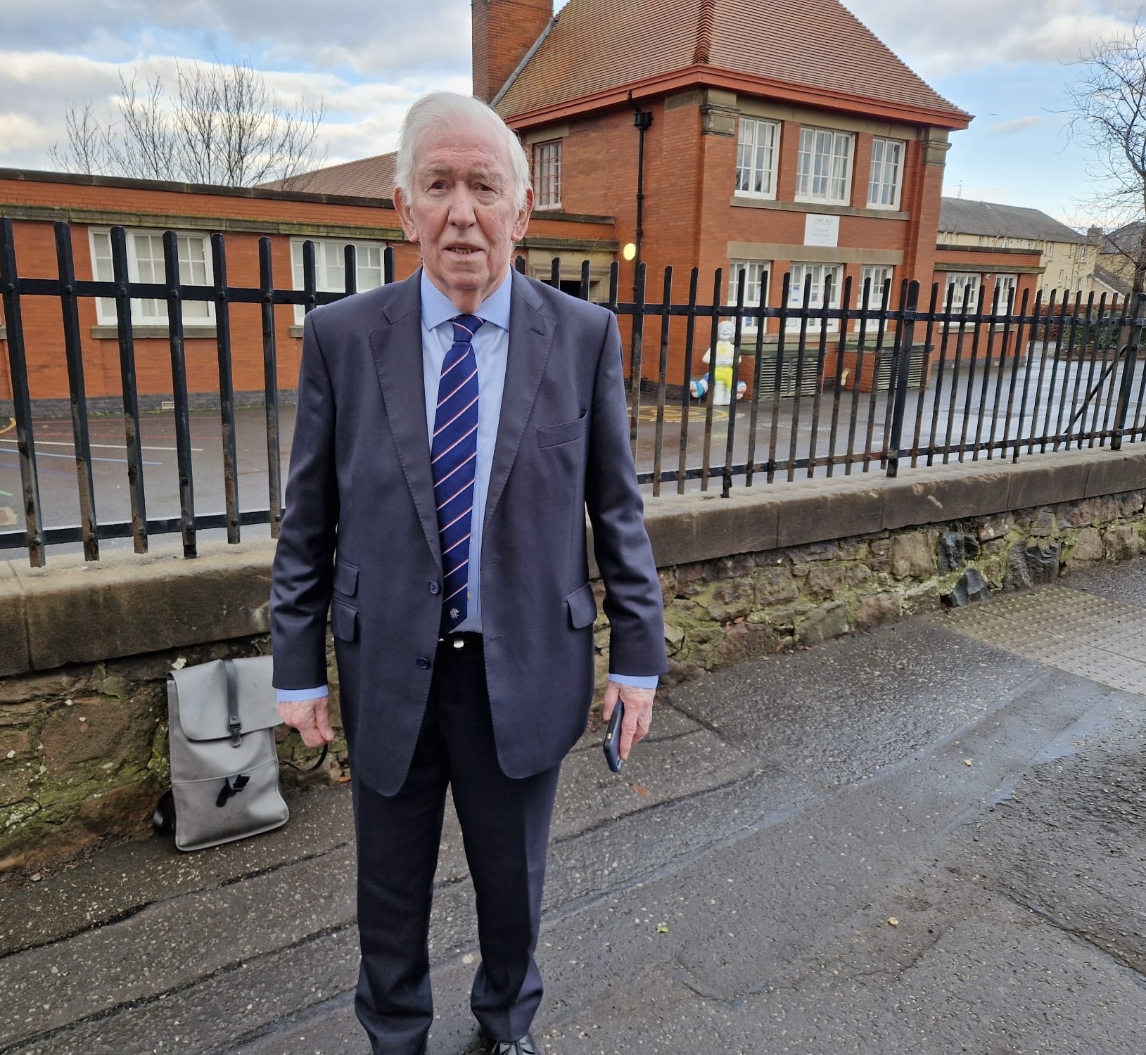 Rangers legend returns to Edinburgh primary school where it all began ...