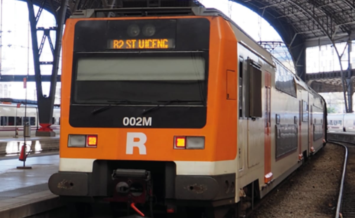 Tren choca contra muro de contención en Barcelona; autoridades ...