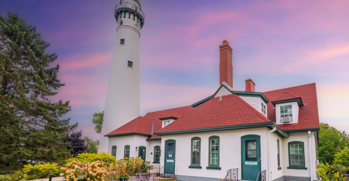 11 lighthouse towns families used to visit just for the view