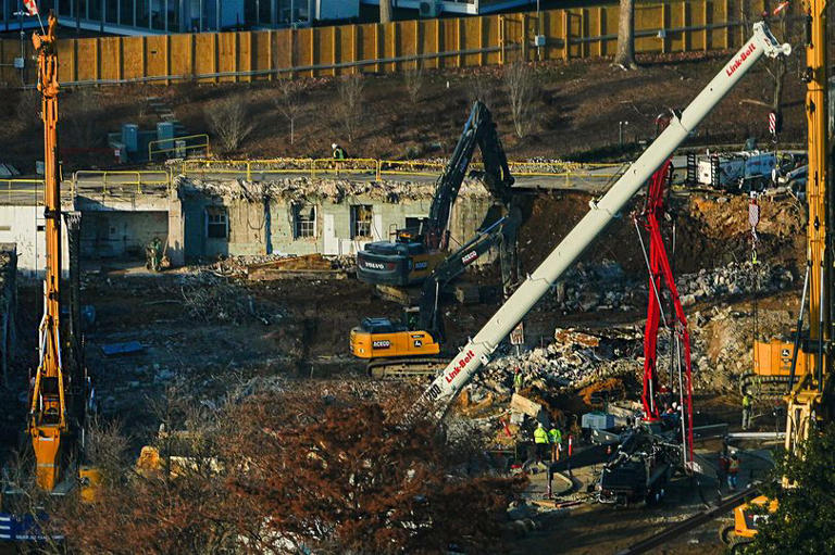 Trump's 'top secret' bunker under $400M East Wing construction exposed