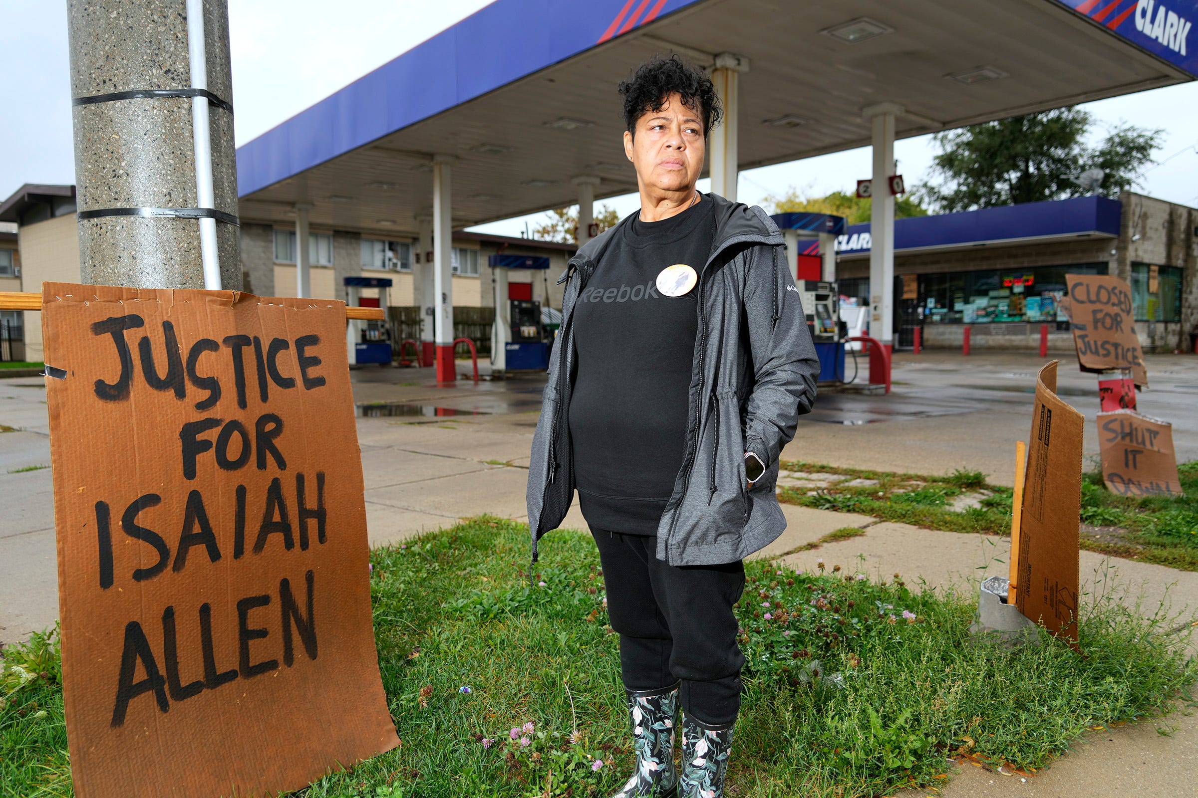 Trial opens for Milwaukee guard accused of killing suspected shoplifter