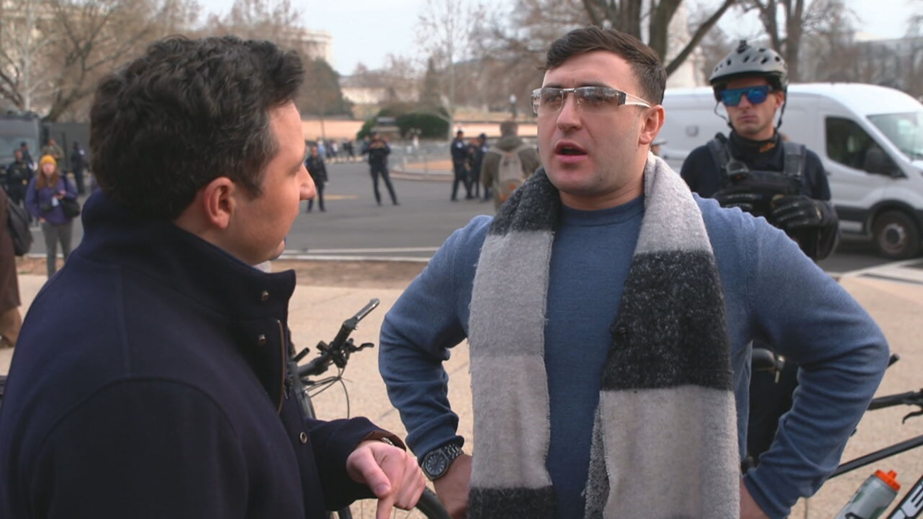 Un año después, algunos manifestantes del 6 de enero se sienten envalentonados por los indultos de Trump