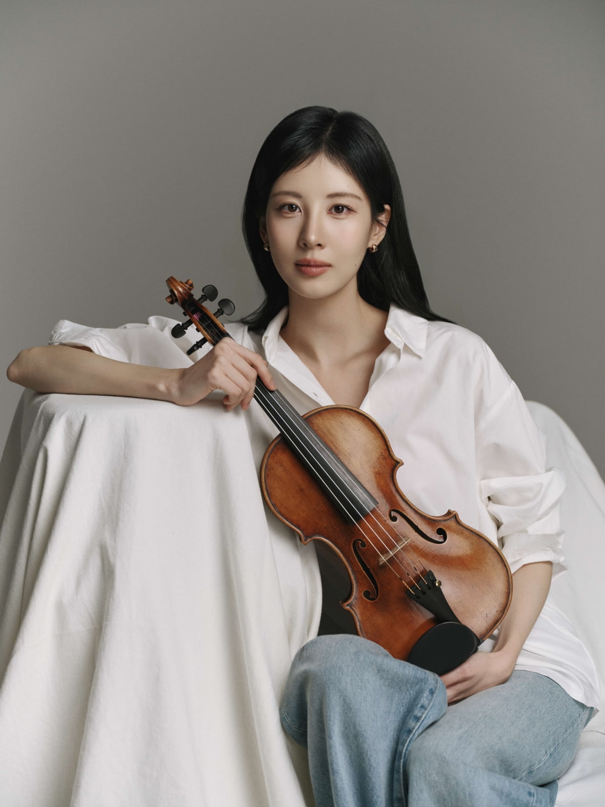 [속보] 바이올린 잡은 서현 "임윤찬 연주에 반해서…" 깜짝 도전 [인터뷰+]