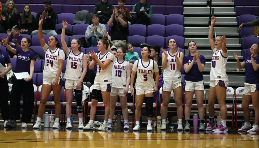 Linfield makes history with perfect start in NWC play