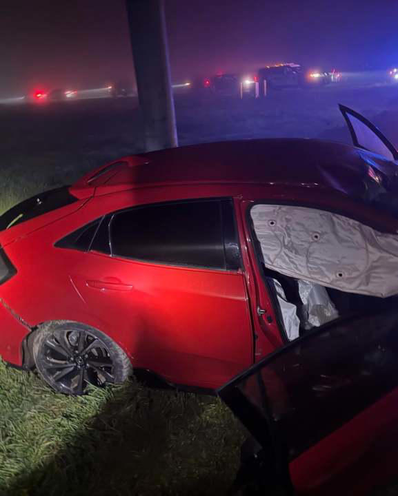 Driver nearly dies after 'violently' crashing into pole in Madera County