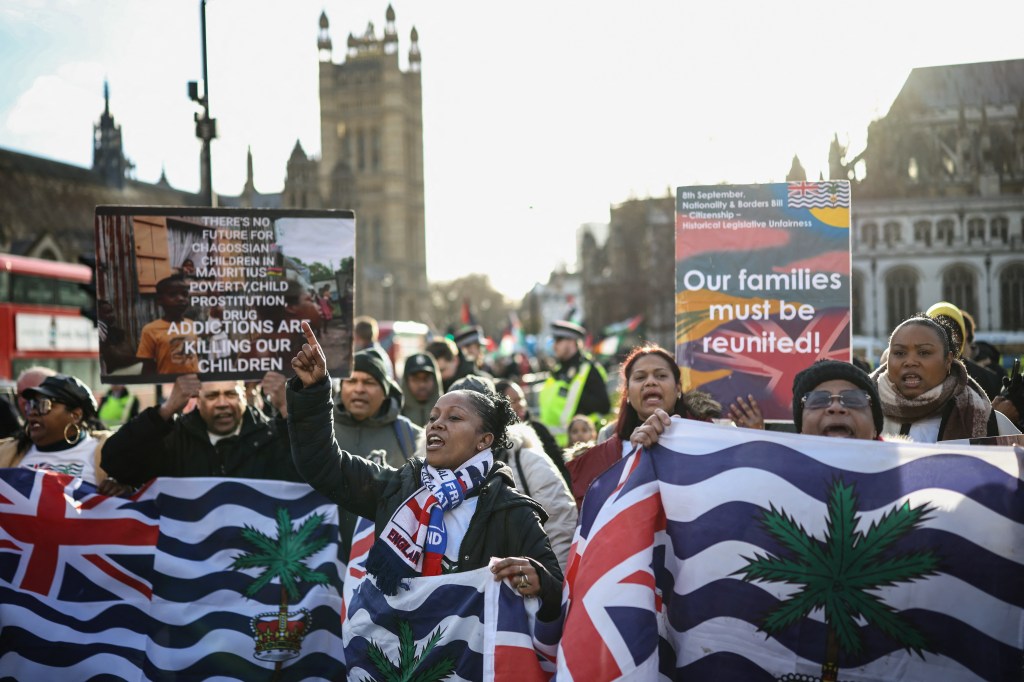 Trump slams UK over Mauritius islands deal after admin previously ...