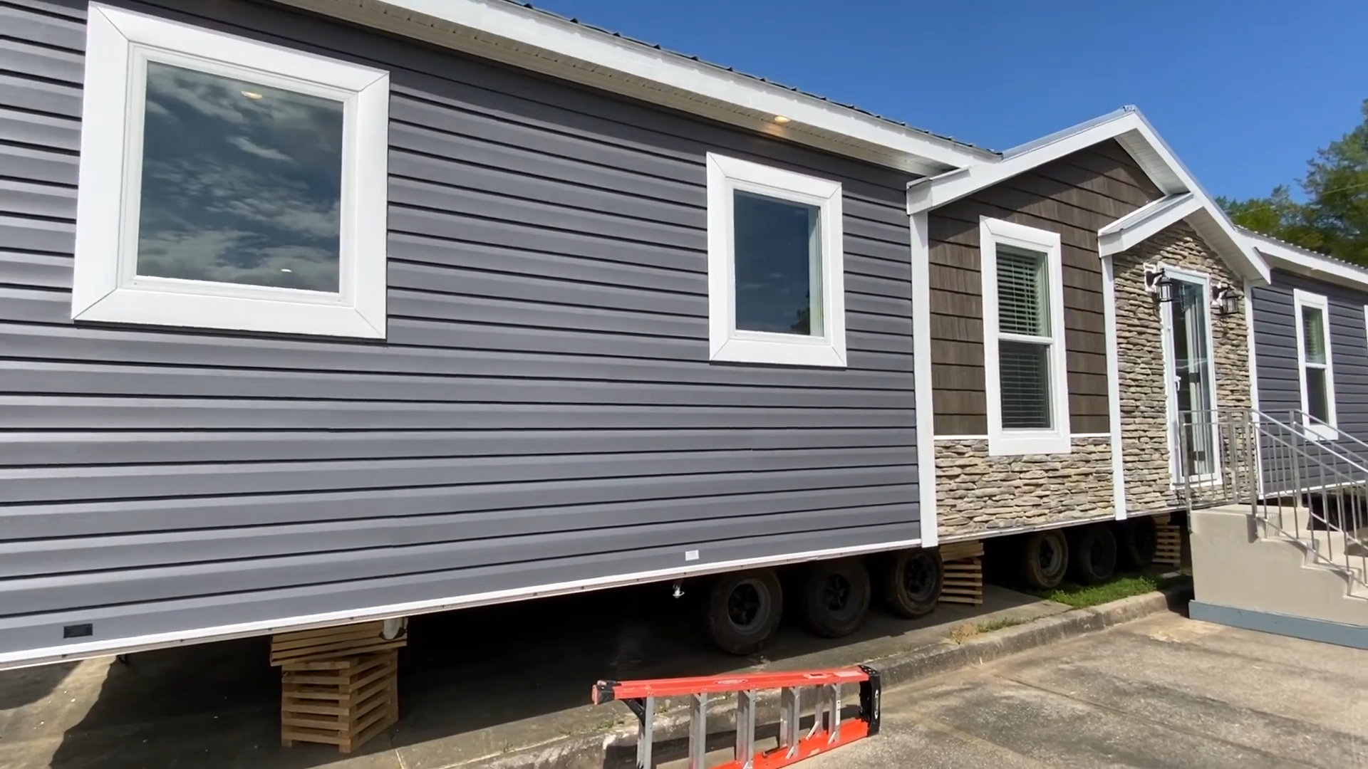 Upshaw by Winston Homebuilders | 3 bed, 2 bath mobile house tour