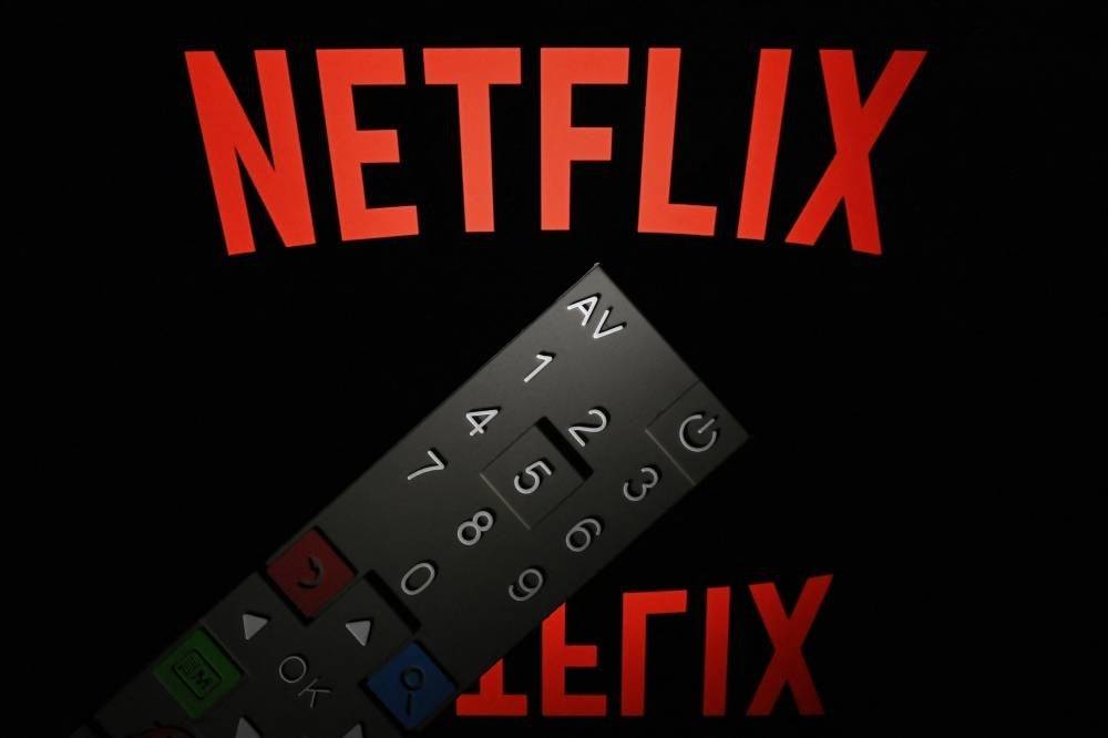Netflix tops 325 million paid subscribers