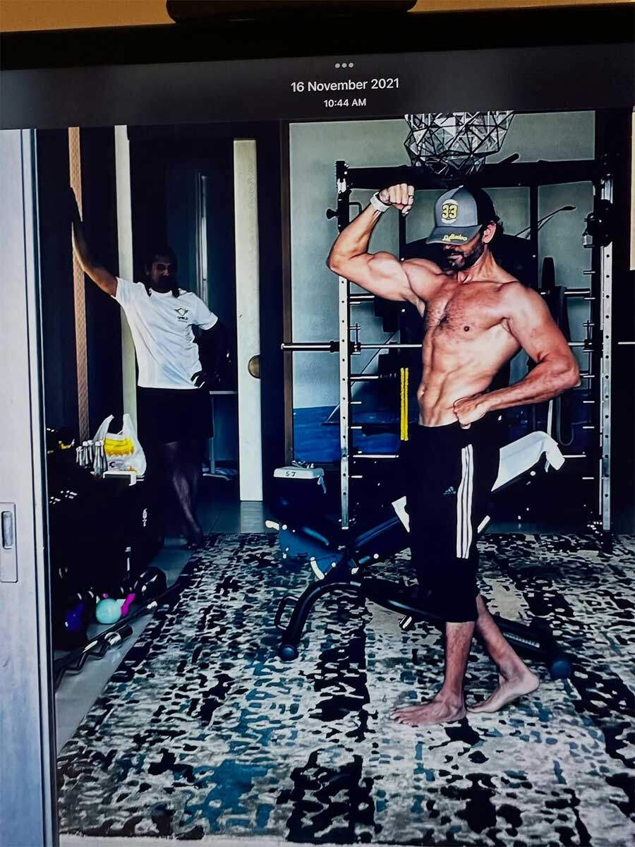 Hrithik Roshan says he's obsessed with his Bollywood biceps