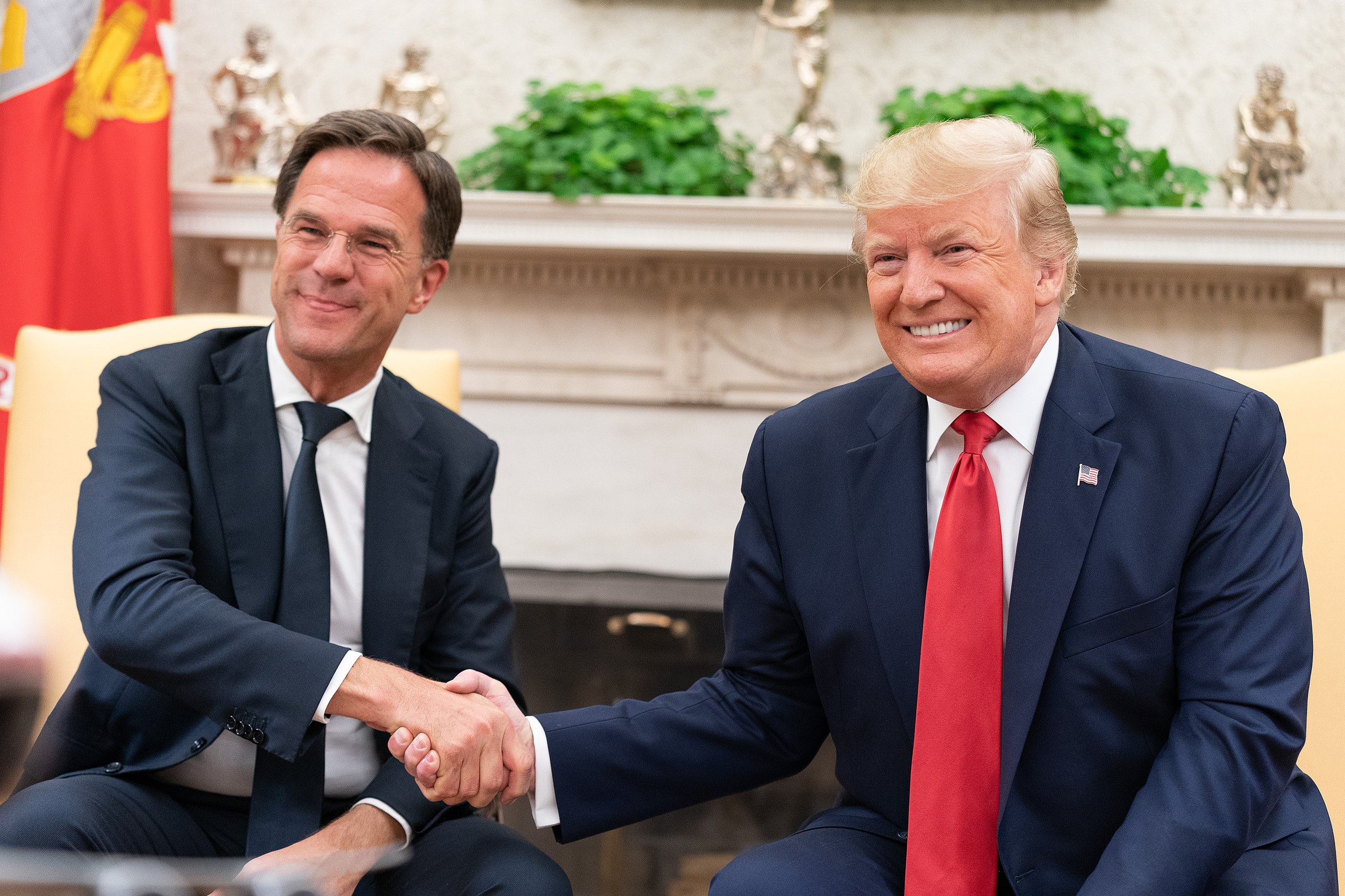 Trump explique pourquoi il a partagé le message privé de Macron avec le ...
