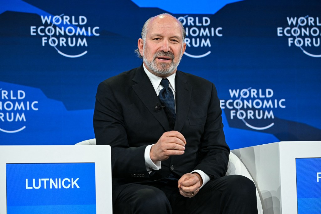 US tells Davos Globalization has failed us