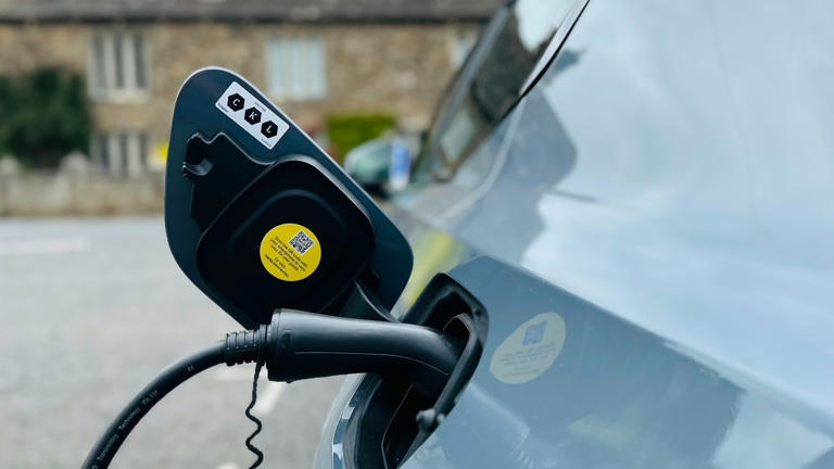 Germany unleashes massive plug-in hybrid cash bonus for buyers