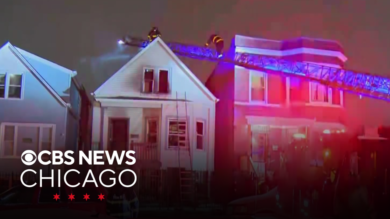 Fire breaks out at Northwest Side apartment building