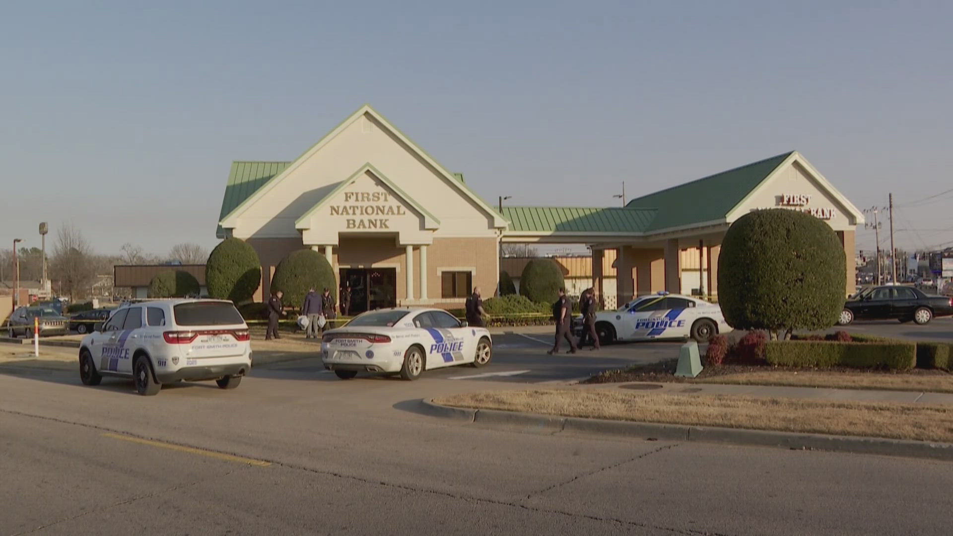 Latest news | Search underway for Fort Smith bank robbery suspect