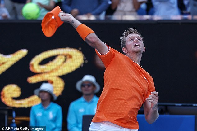 'Ignorant drunks' infuriate Aus Open star: Player smashes his racket ...