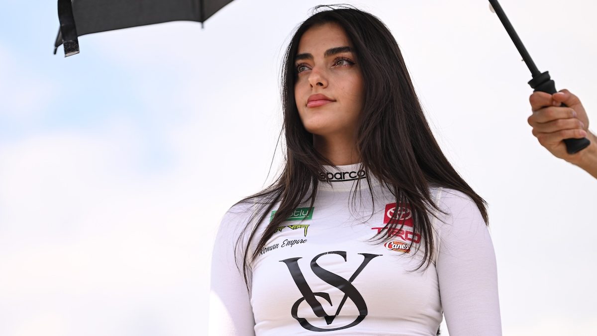 Female NASCAR driver changes teams and manufacturer