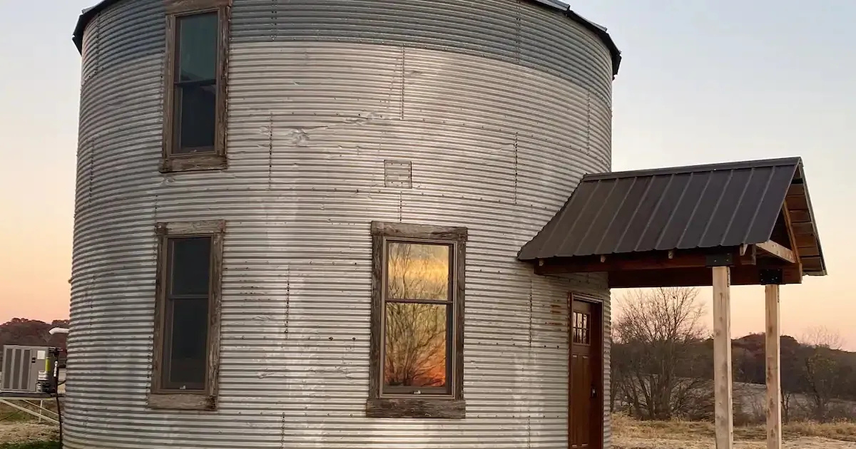 Discover 4 unique and exceptional Airbnbs across Illinois
