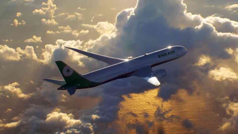 How I ended up alone on a 300-seat plane in first class
