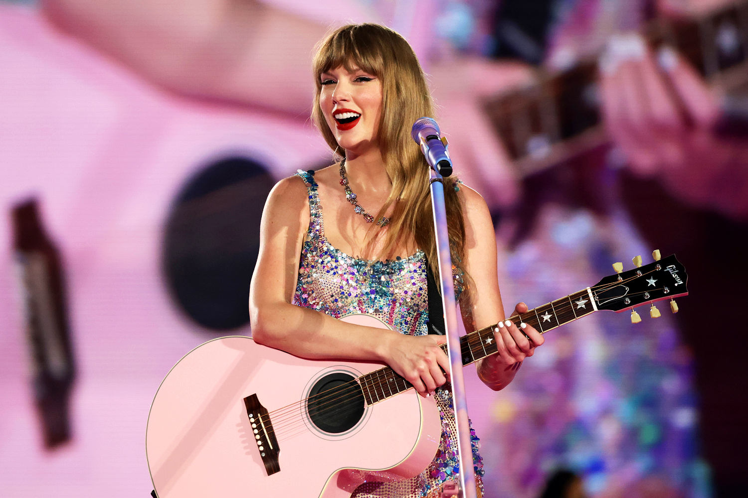 Taylor Swift inducted into Songwriters Hall of Fame, its youngest member in history<br><br>