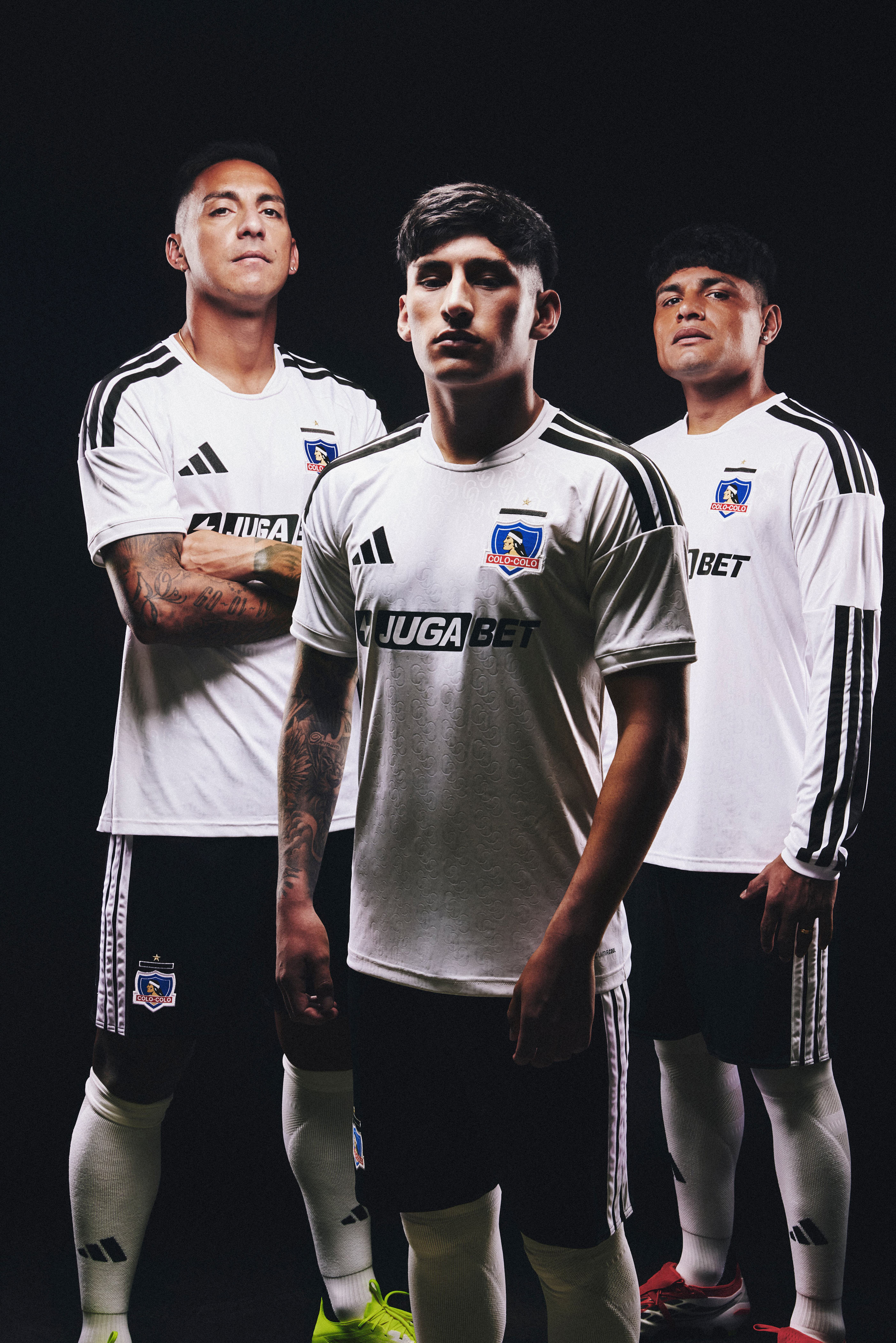 Colo Colo presenta su nueva indumentaria para la temporada 2026