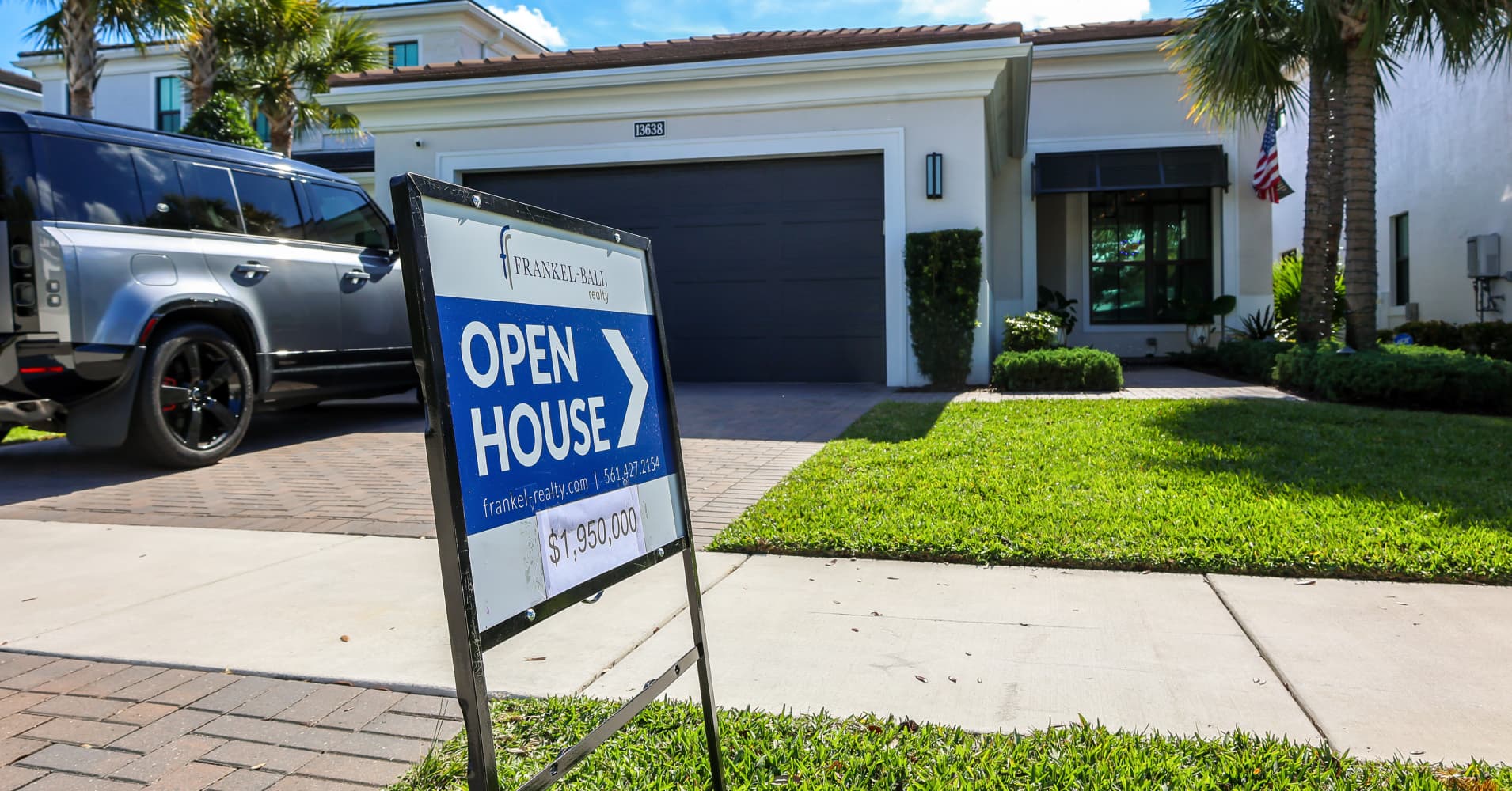 Pending home sales drop sharply in December, dampening 2026 outlook