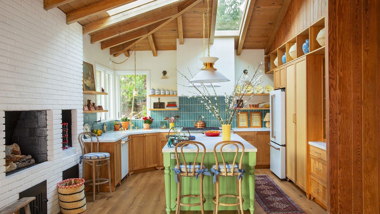 A childhood home has been brought back to life with playful colors and ...