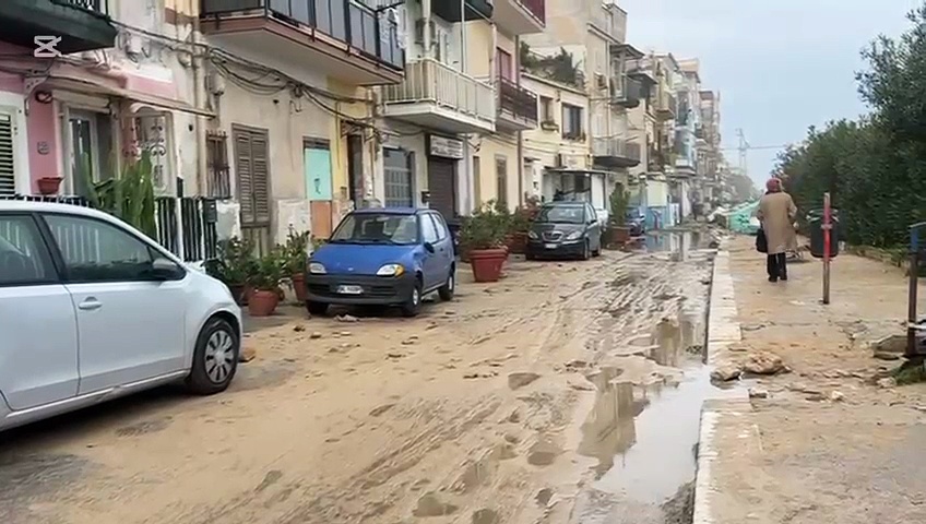 Maltempo in Sicilia, ciclone Harry: devastato il porto dell'Arenella a ...