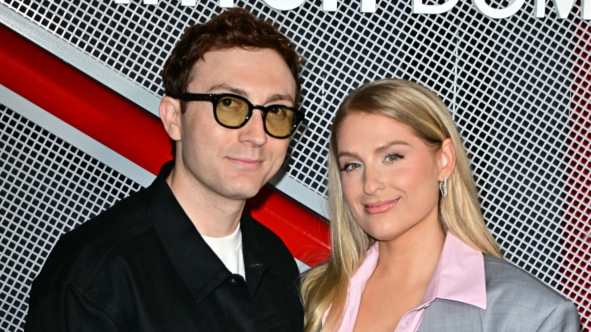 Meghan Trainor y Daryl Sabara dan la bienvenida a su tercer bebé a