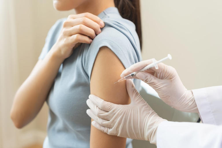 Pfizer and Novavax ink $530m vaccine delivery licensing deal