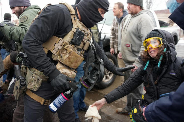Court allows ICE to use tear gas against protesters in Minnesota as ...