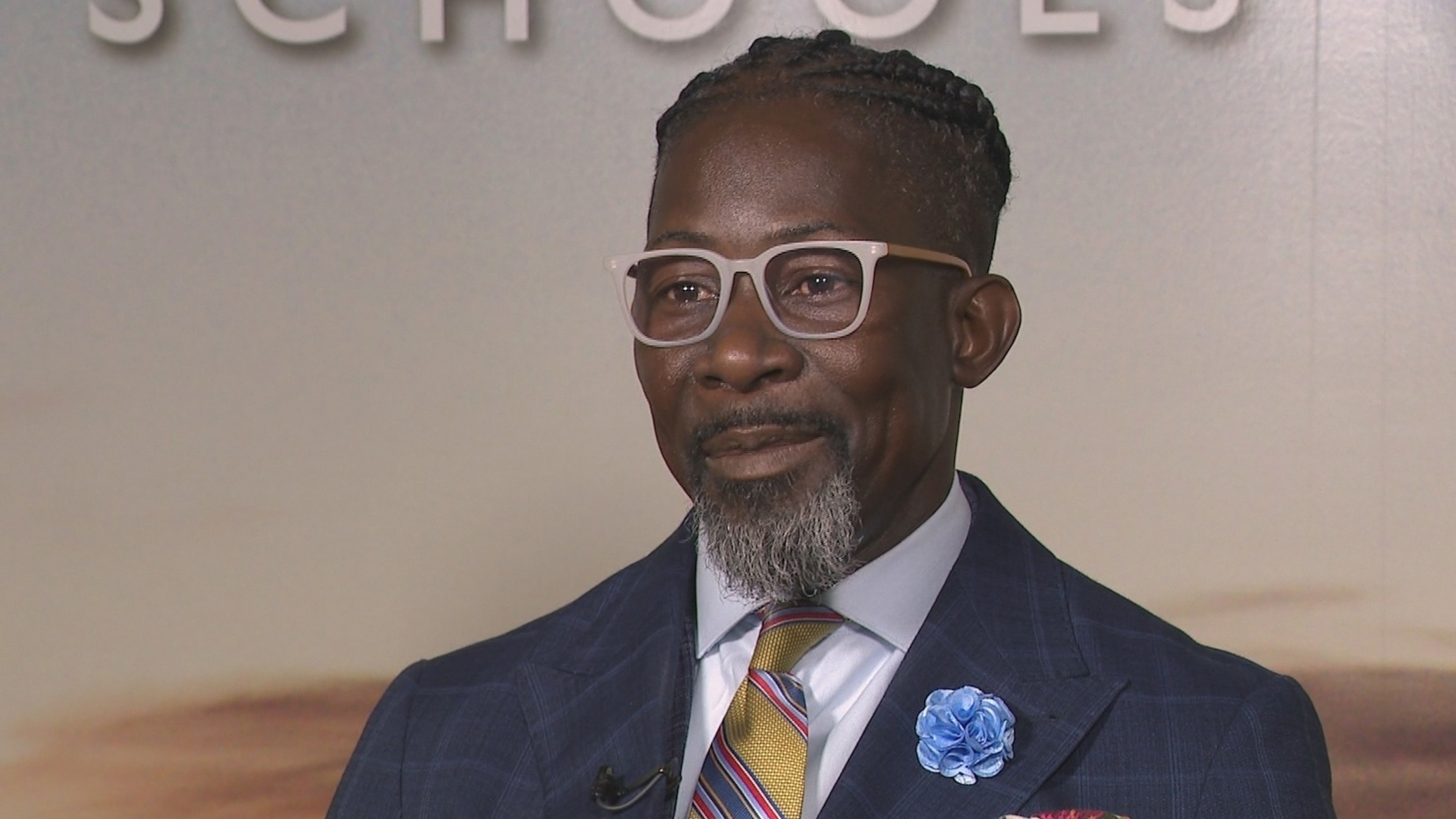 Former Des Moines school superintendent pleads guilty to federal charges