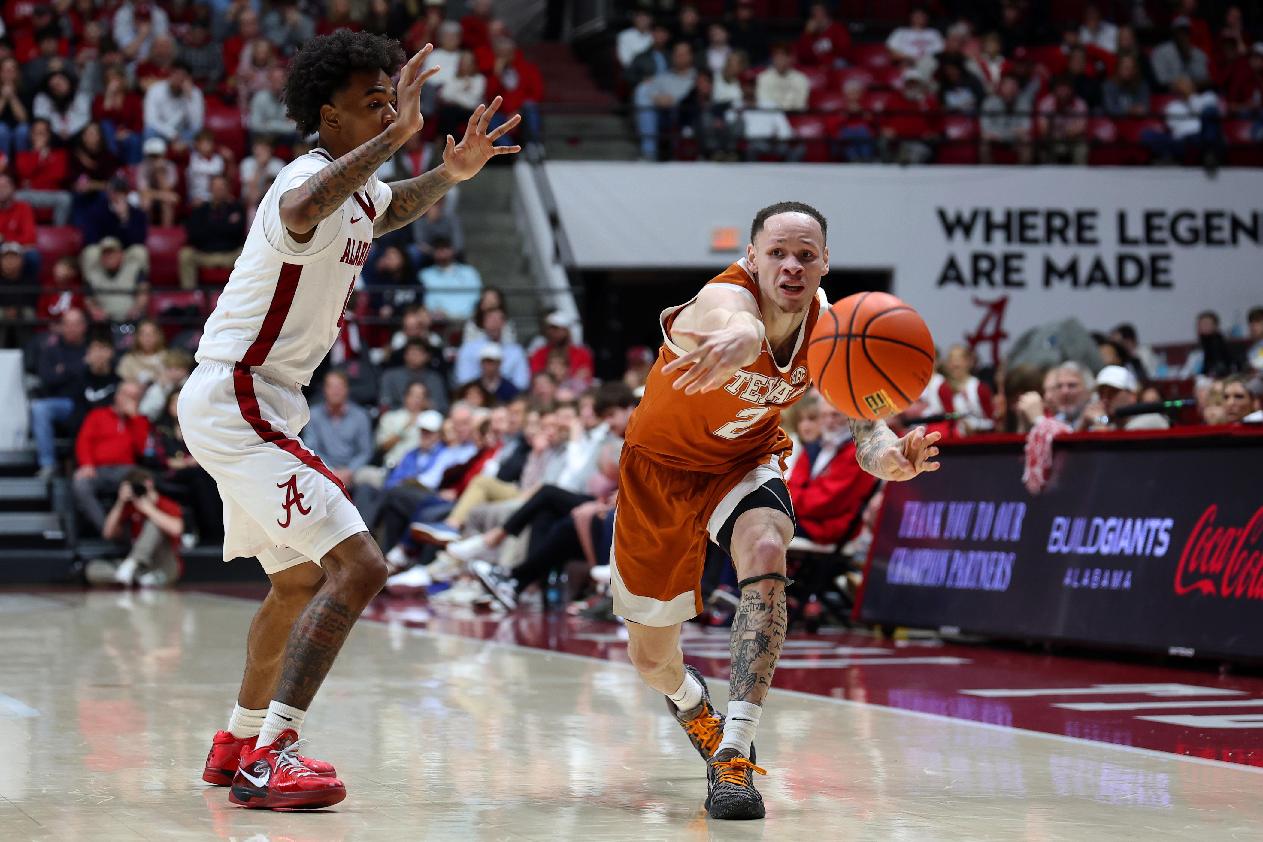 Texas needs more from its bench to beat Kentucky in Lexington