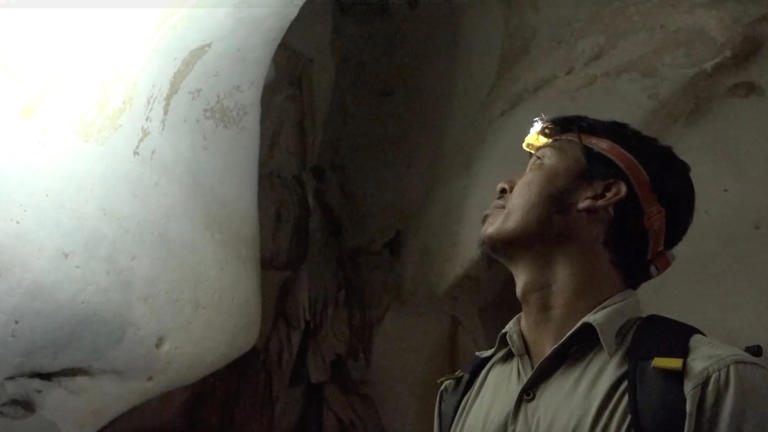 Basran di dalam Gua Metanduno.