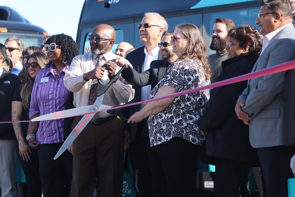 Victor Valley Transit unveils hydrogen fuel cell buses, new direction