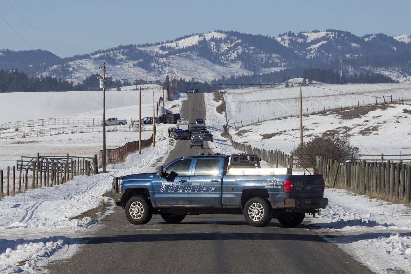 Husband, wife dead in apparent Star Valley murder-suicide, officials say