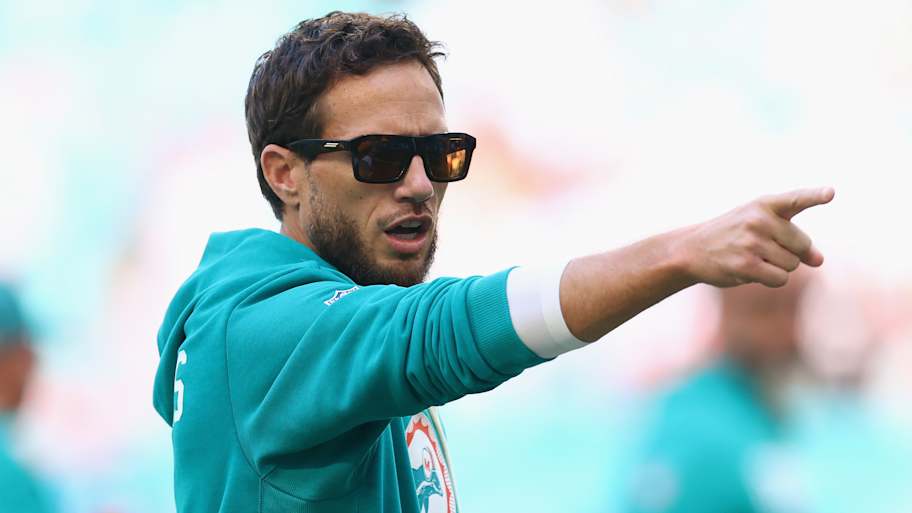 Eagles insiders add the Mike McDaniel twist that'll make OC search even ...