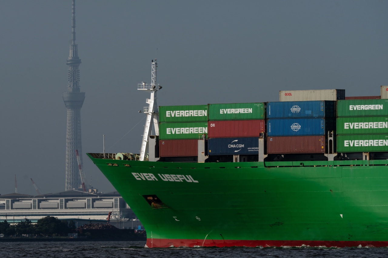 Japan’s Exports Accelerate But Middle East Risks Cloud Outlook
