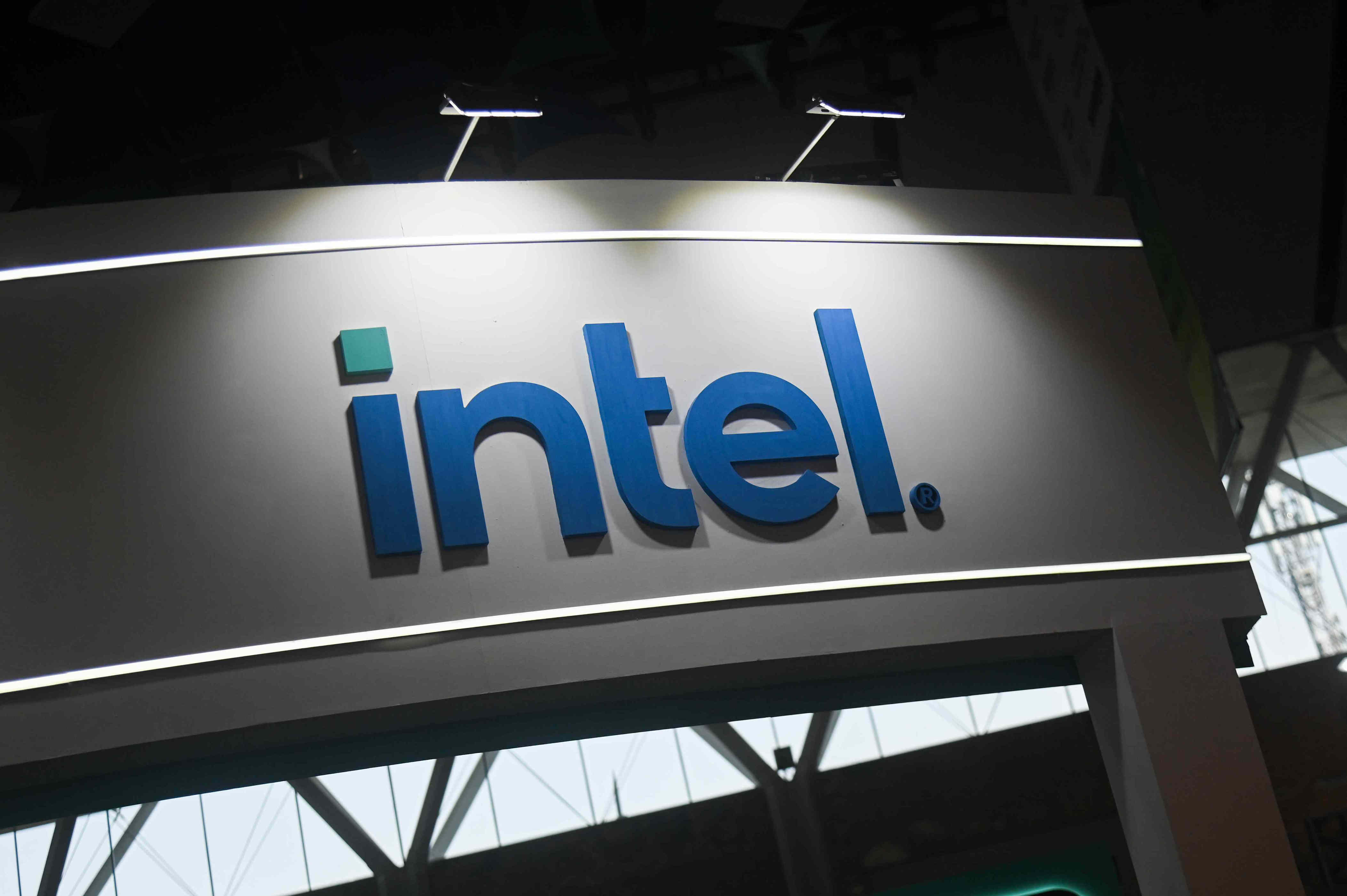 Intel rallies ahead of earnings. Here's what analysts are saying that's