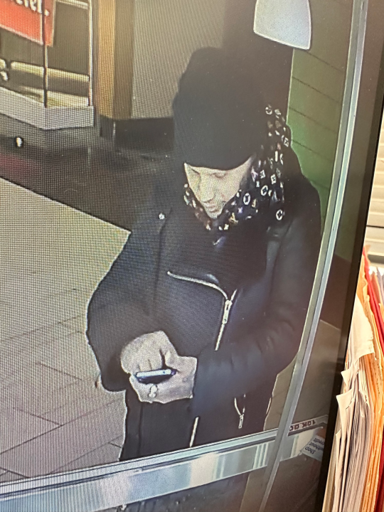 Holyoke police seek suspect in $30,000 jewelry theft