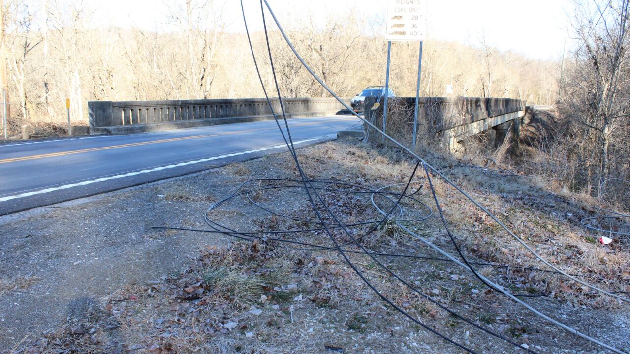 Thieves cut utility lines, steal copper wire near Tennessee border