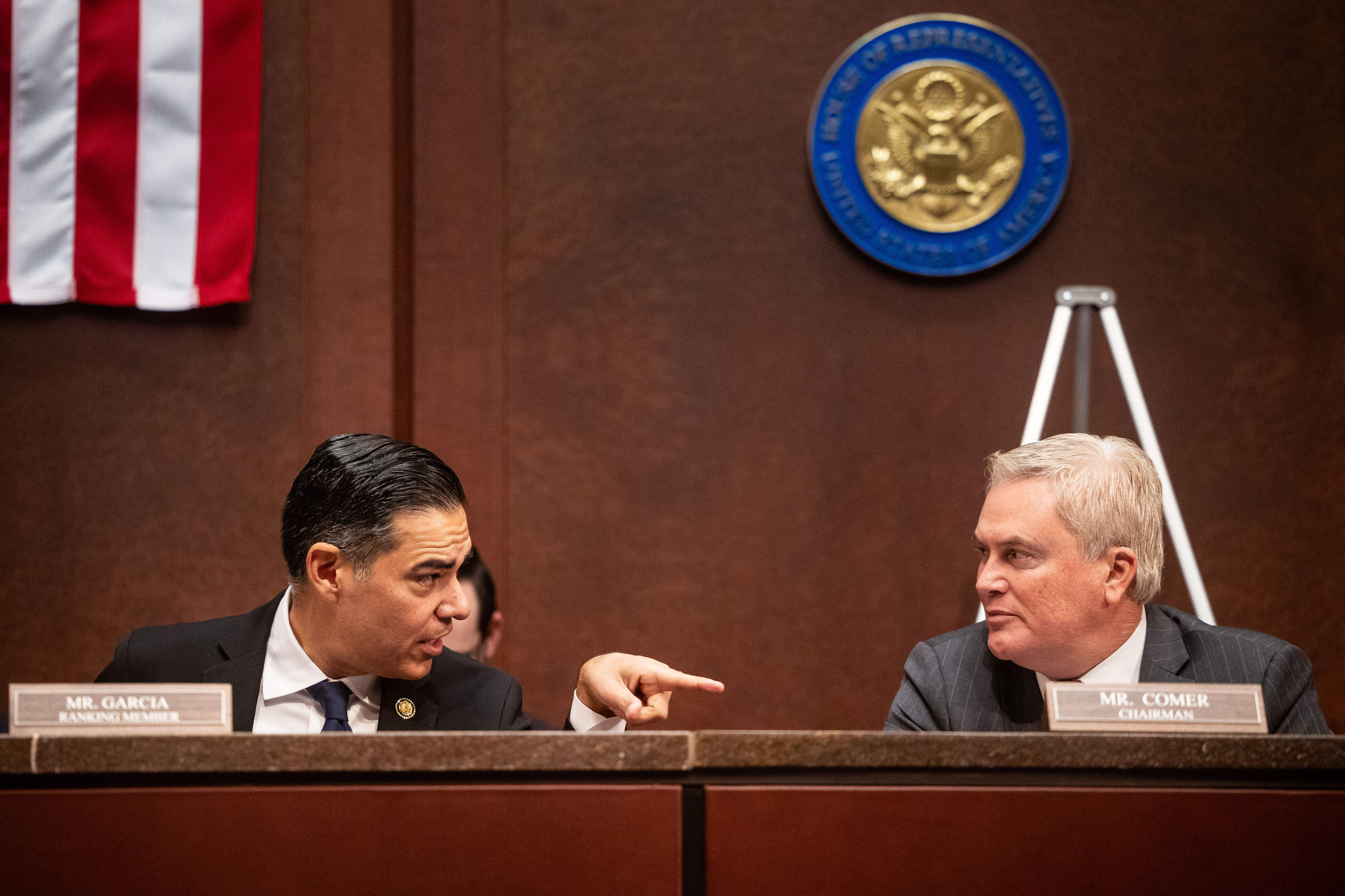 9 Democrats vote to hold Bill Clinton in contempt of Congress for ...