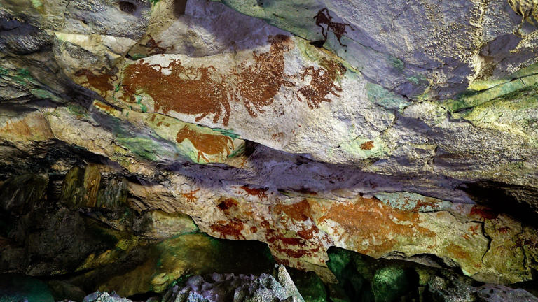 Sejumlah gambar cadas di Gua Metanduno.