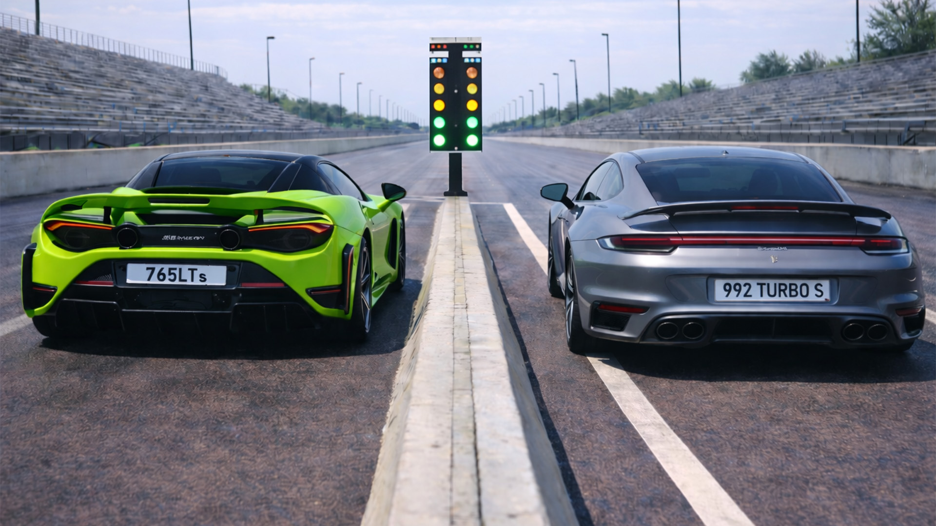 McLaren 765LT vs Porsche 992 Turbo S drag race