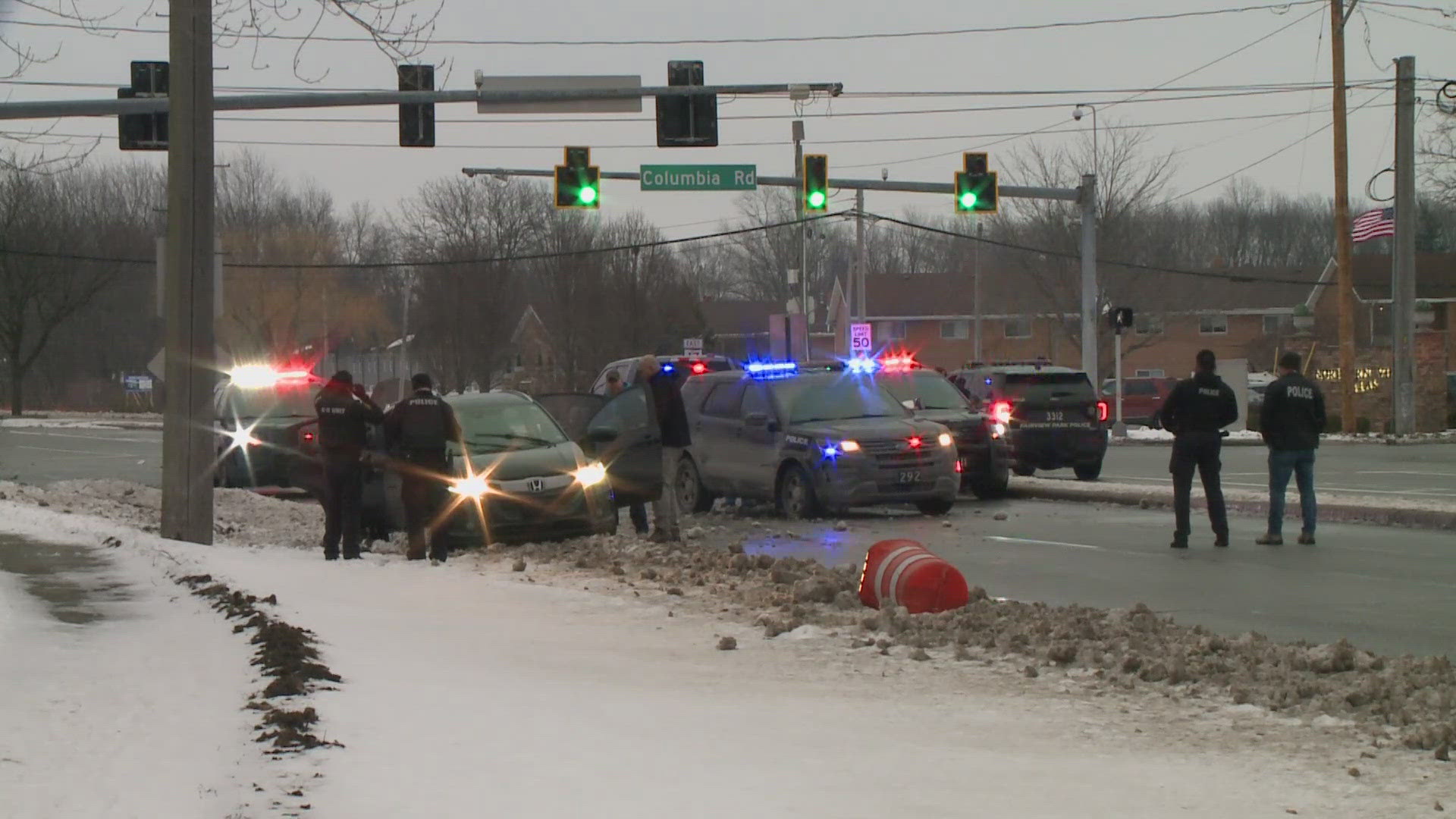 Aggravated robbery suspect fatally shot by Elyria officer after pursuit ...